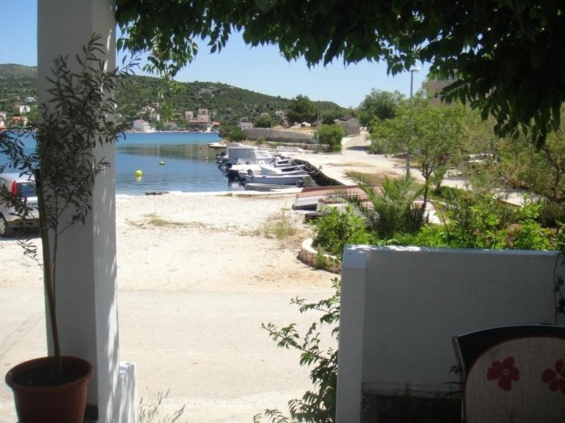 Apartments Ivan Orlic Vinisce ภายนอก รูปภาพ